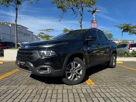 FIAT TORO 2.0 16V TURBO DIESEL FREEDOM 4WD AT9 FIAT TORO 2.0 16V TURBO DIESEL FREEDOM 4WD AT9